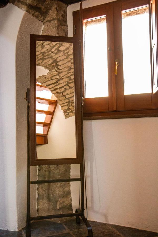 S'Ammentu House Hotel Bosa Exterior photo
